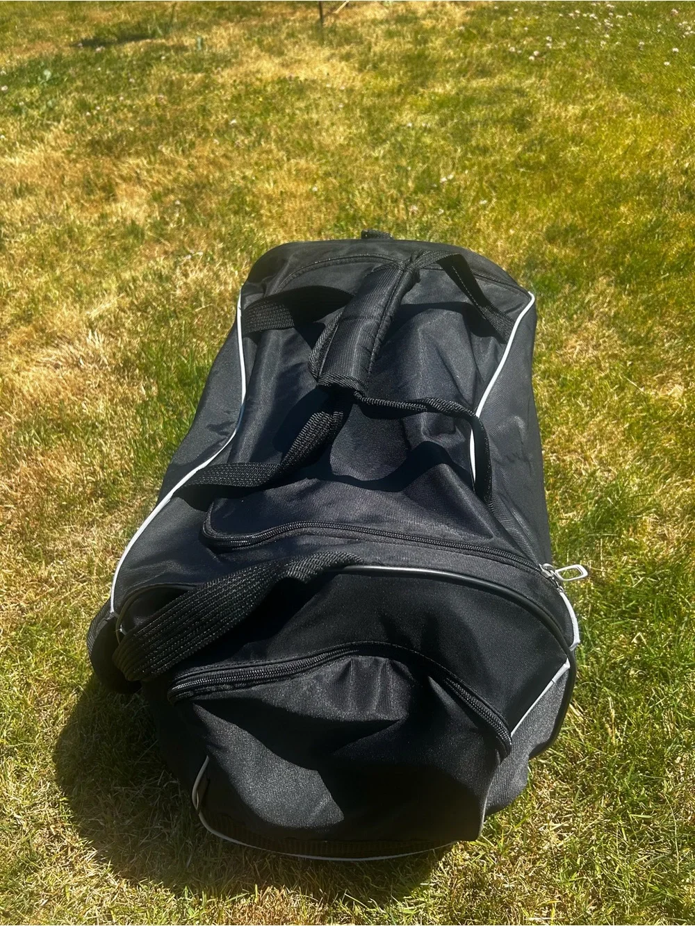 Nike Black Duffle Bag Men's Gym Travel Bag Size 23”x13”x10”